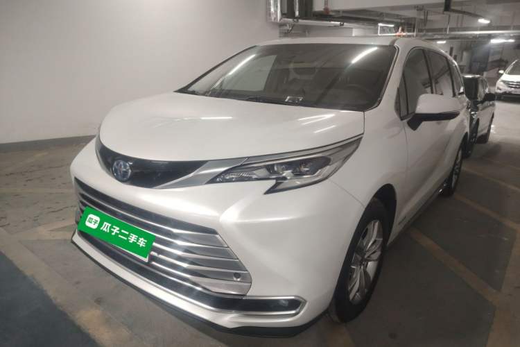 Used Toyota Sienna 2021 2.5L Hybrid Platinum Edition
