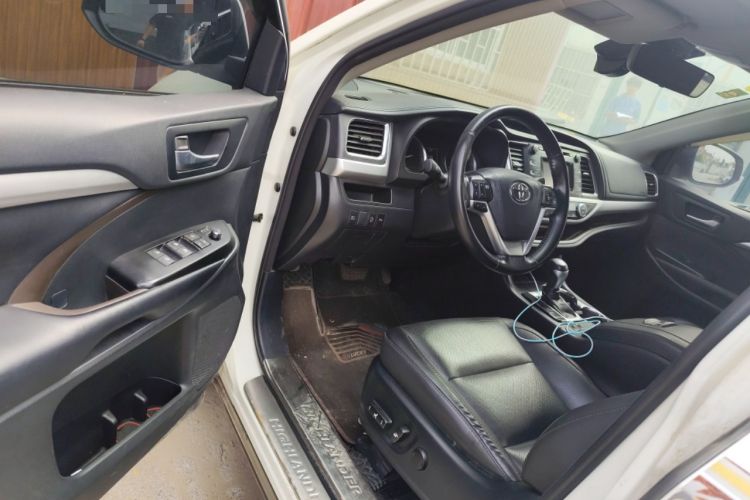 Used Toyota Highlander 2018 2.0T Four-Wheel Drive Luxury Edition 7 Seats China V Emission Standard
