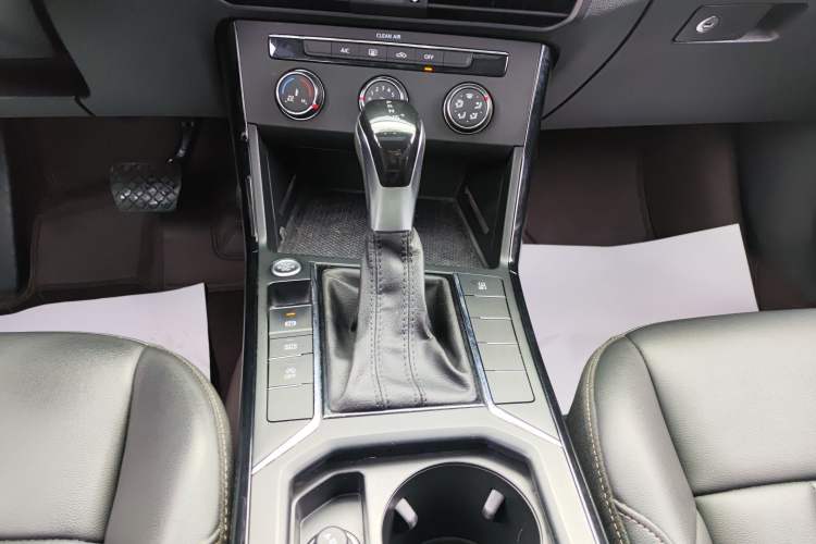 Used Volkswagen Passat 2020 Revised Version 280TSI Business Edition China VI Standard
