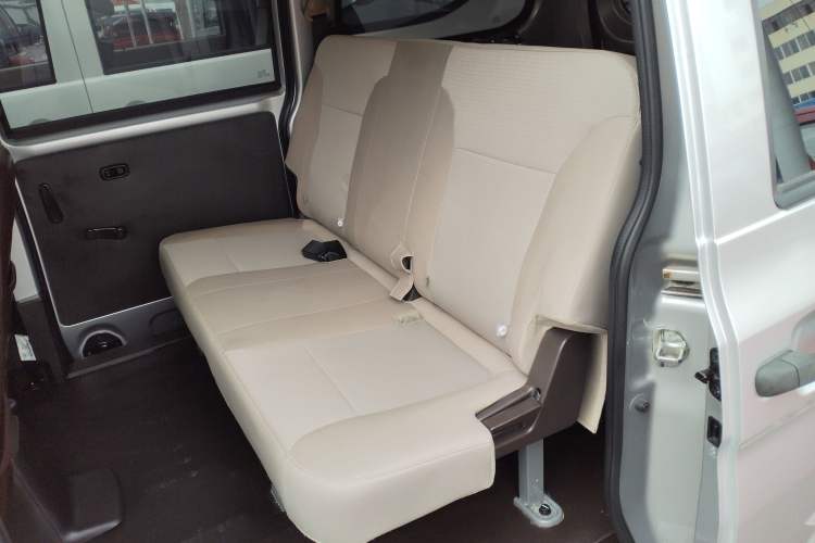 Used Wuling Hongguang V 2022 1.5L Jingqu Edition Electric-Assist LAR