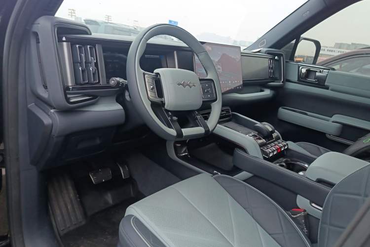 Used  Leopard 5 2025 TianShen Intelligent Driving Max Edition
