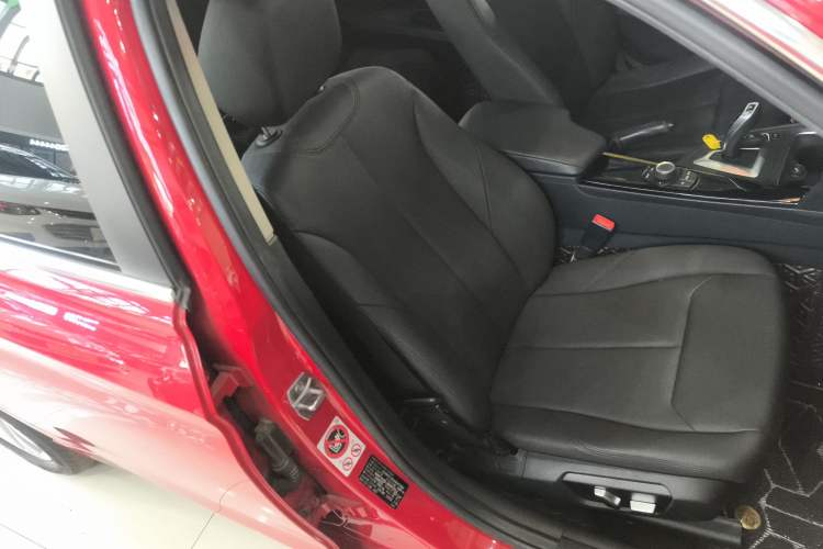 Used BMW 3 Series 2017 320Li Fashion Model
