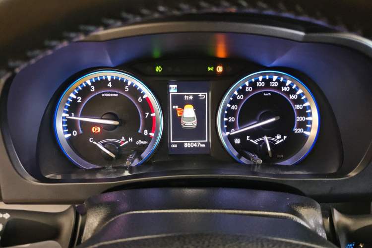 Used Toyota Highlander 2018 2.0T Four-Wheel Drive Luxury Edition 7 Seats China V Emission Standard
