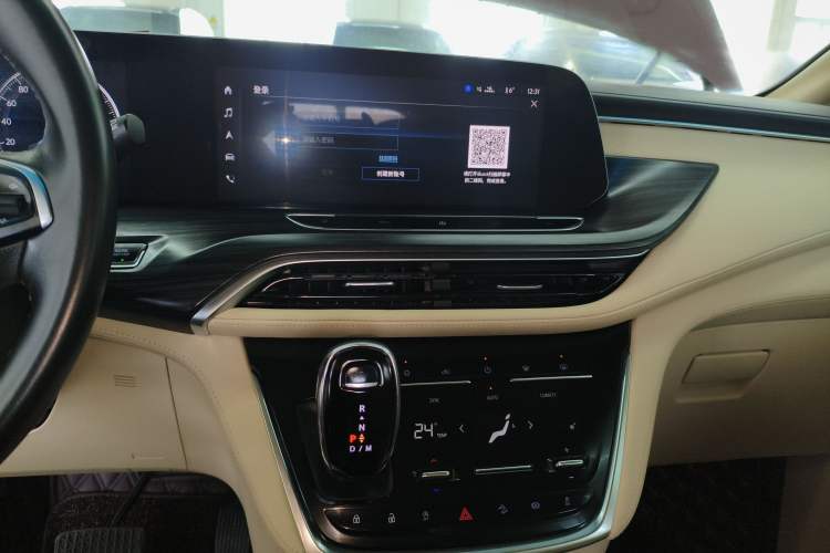 Used Buick GL8 2022 ES Landtrek 653T Luxury Edition
