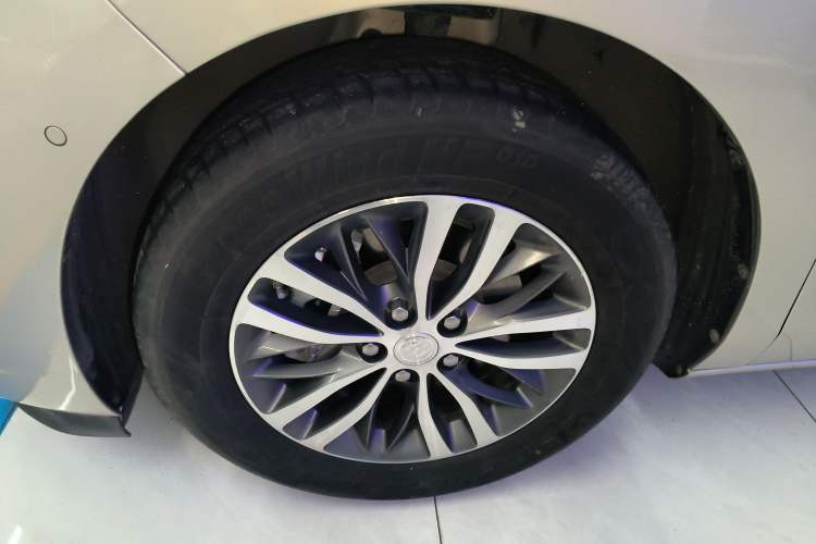 Used Buick GL8 2022 ES Landtrek 653T Luxury Edition