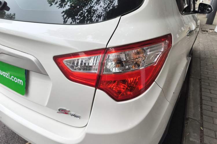 Used Changan CS35 2014 1.6L Automatic Luxury Model China IV Standard
