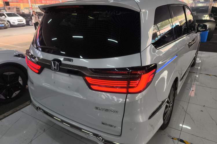 Used Honda Elysion 2024 2.0L eHEV Luxury Edition
