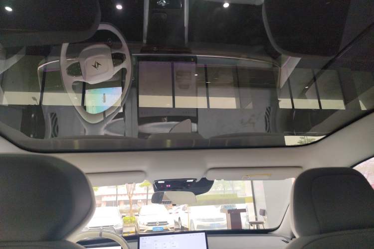 Used  eπ007 2024 Pure Electric 540 All-Wheel Drive Max Edition
