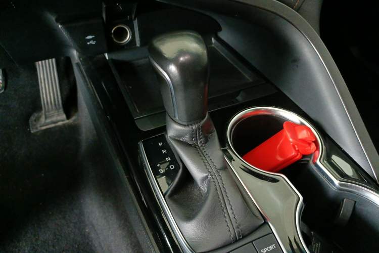 Used Toyota Camry 2018 2.0S FENGSHANG Edition
