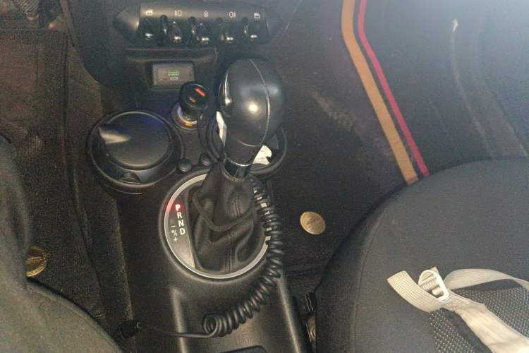 Used  MINI 2011 1.6L ONE
