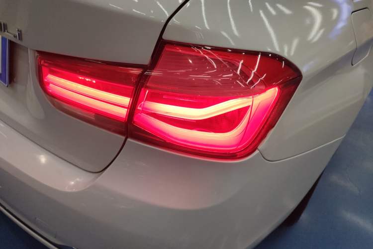 Used BMW 3 Series 2016 320Li Ambition Model
