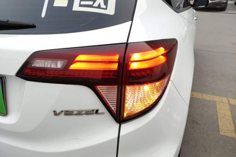 Used Honda Vezel 2017 1.8L CVT Front-Wheel Drive Pioneer Edition
