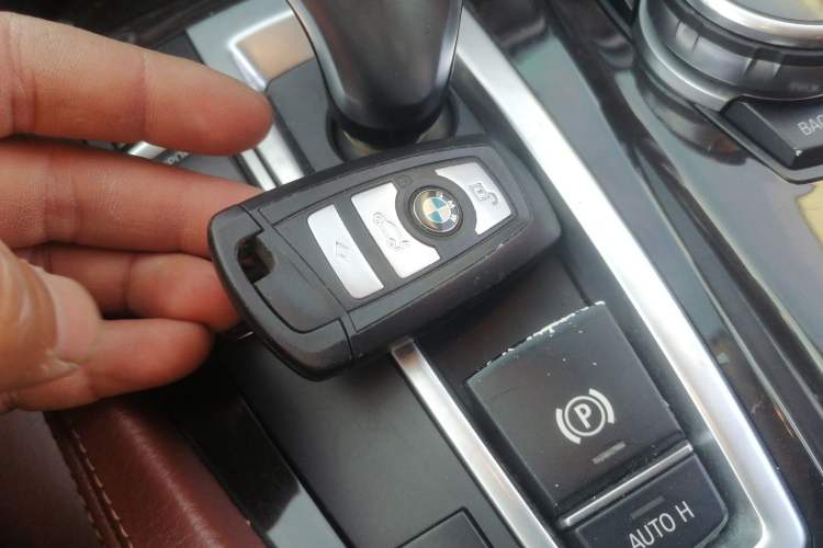 Used BMW 5 Series 2014 528Li Leading Model