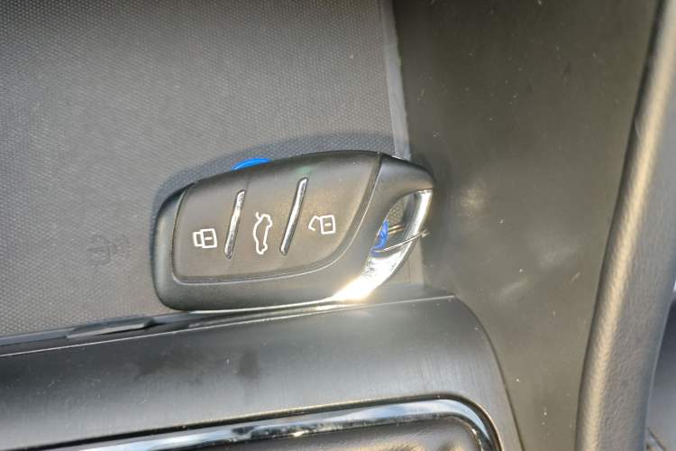 Used Roewe i5 2023 1.5L Manual Excellence Edition
