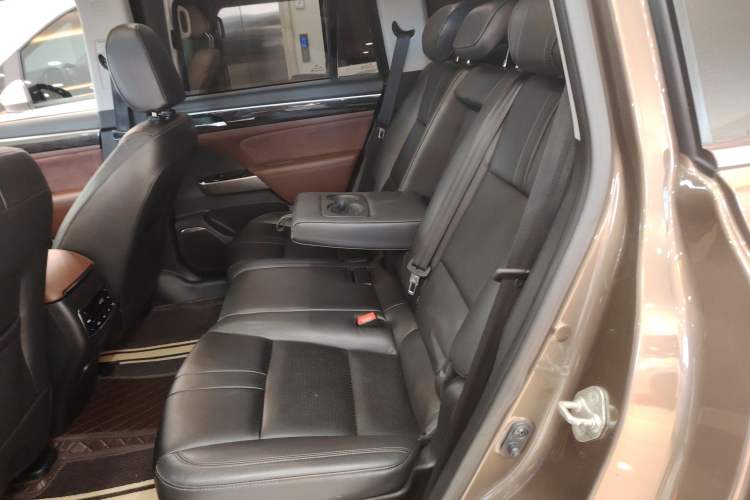 Used GAC Trumpchi GS8 2017 320T Two-Wheel Drive Luxury Smart Connectivity Version (7 Seats)
