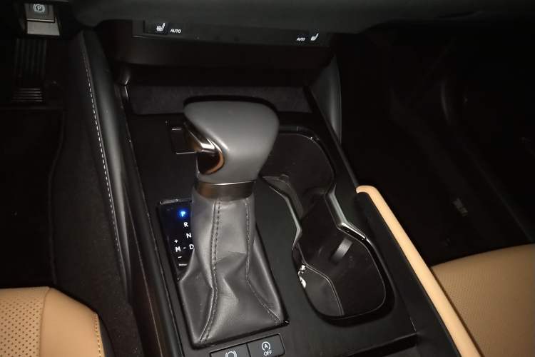 Used Lexus ES 2022 200 Excellence Edition
