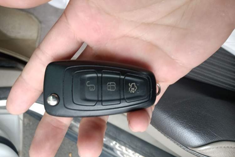 Used Ford Focus 2012 Sedan 1.6L Automatic Fashion Edition