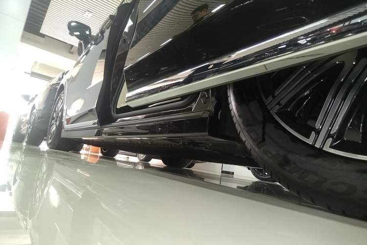 Used VOYAH Dream 2025 EV Four-Wheel Drive Flagship Kunpeng Edition