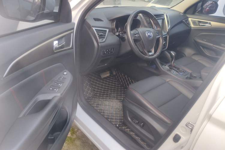 Used Changan CS75 2015 1.8T Automatic 4x4 Prestige Model China IV Standard