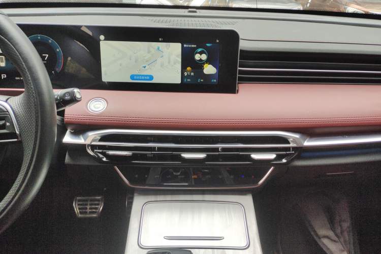 Used JETOUR X70 PLUS 2023 1.5T DCT Brave PLUS 5-Seater
