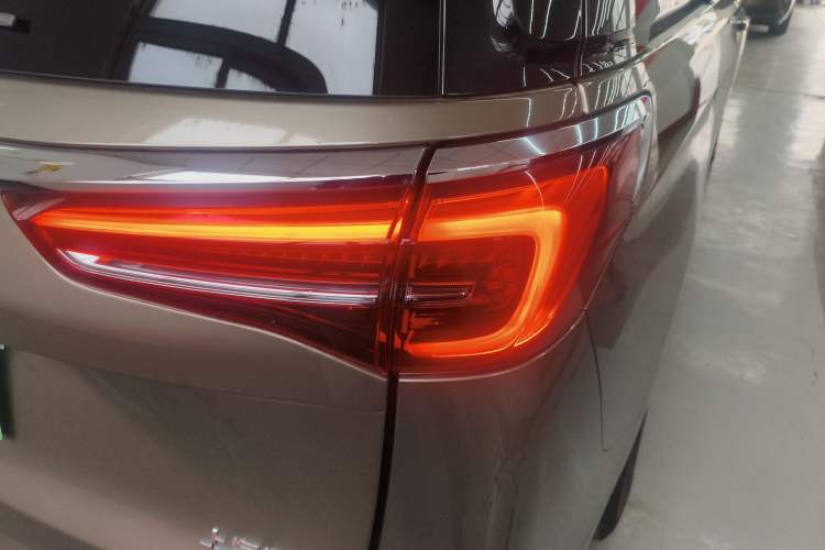 Used Buick GL8 2021 ES Landtrek 653T Luxury Model
