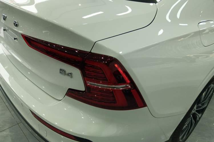 Used Volvo S60 2024 B4 Zhiyuan Luxury Edition