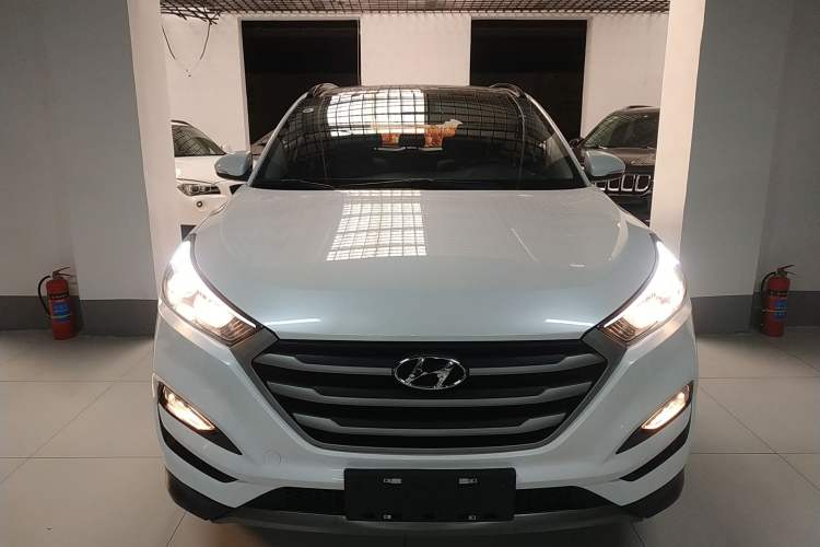 Used Hyundai Tucson 2018 1.6T Dual-Clutch Two-Wheel Drive 15th Anniversary Special Edition
