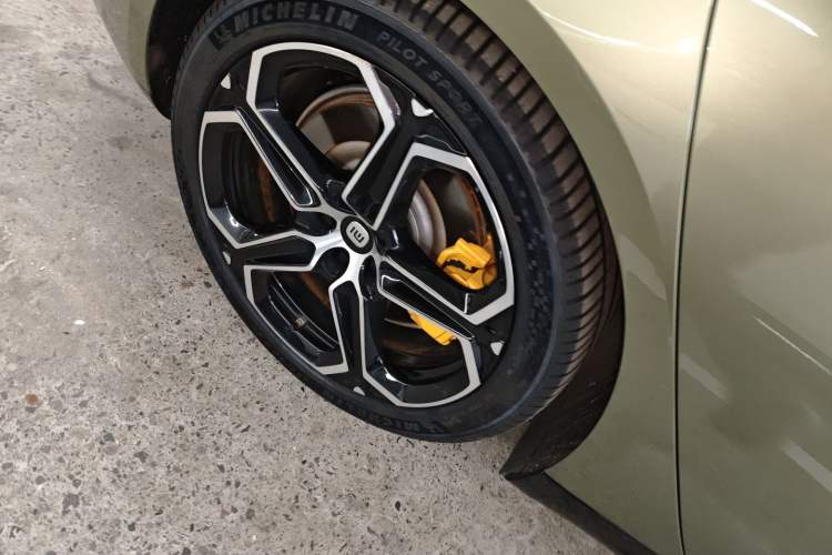 Used  SU7 2024 Four-Wheel Drive Ultra-Long Range Advanced Intelligent Driving Max Edition
