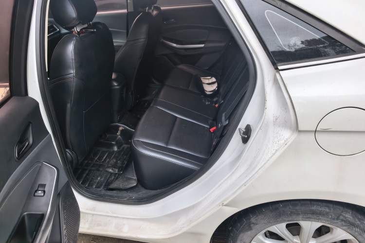 Used Ford Escort 2015 1.5L Automatic Fashion Model
