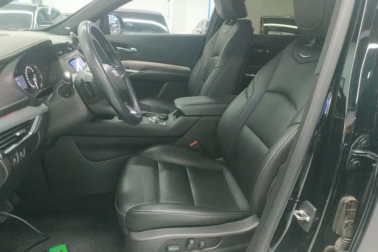 Used Cadillac XT4 2020 28T Two-Wheel-Drive Leading Version
