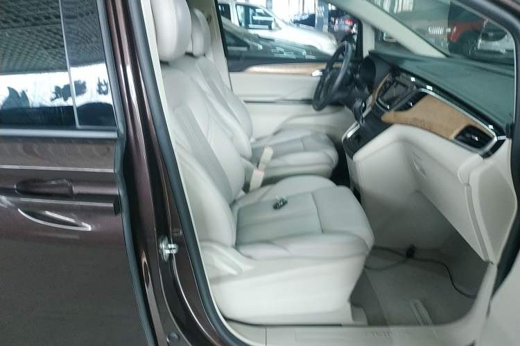 Used Buick GL8 2017 ES 28T Comfort Model China V Standard
