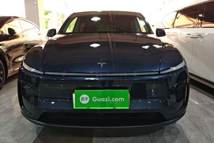 Used Tesla Model Y 2025 Long-Range All-Wheel-Drive Version
