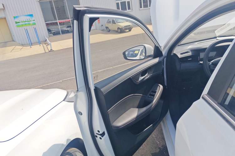 Used Roewe i5 2023 1.5L CVT Luxury Edition
