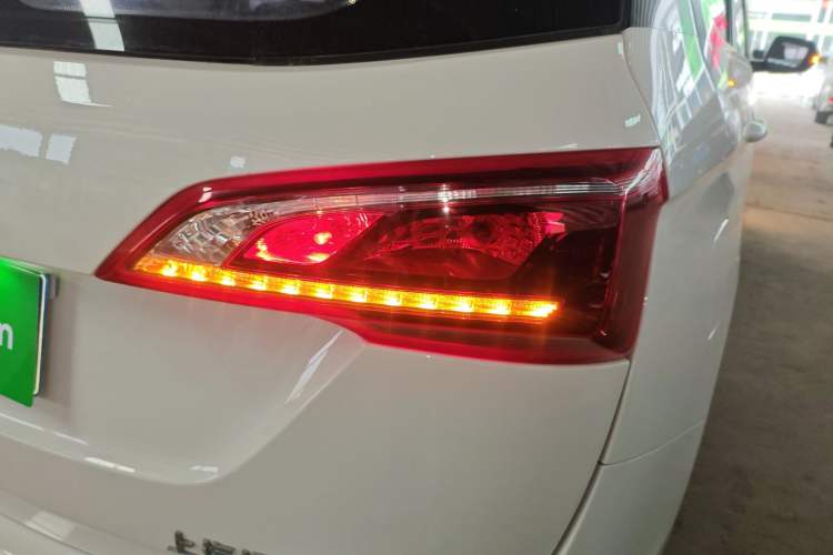 Used Baojun 730 2019 1.5L Manual Fashion Model 7-seater China VI
