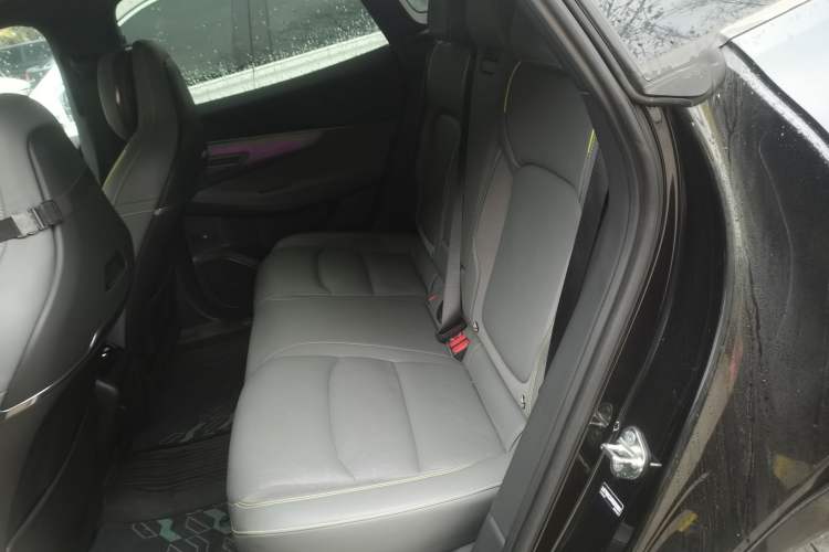 Used Lynk & Co 08 EM-P 2023 120km Long-Range Pro