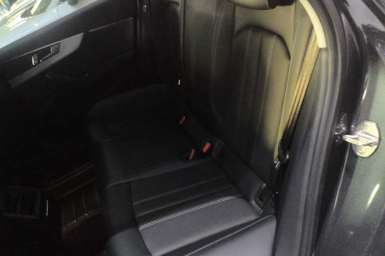 Used Audi A4L 2024 40 TFSI Fashion Dynamic Model