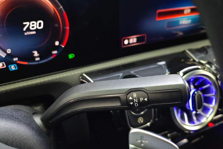 Used Mercedes-Benz A-Class 2022 Revised Version A 200 L Sport Sedan Fashionable Style