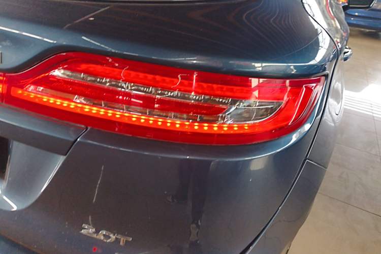 Used Lincoln MKC 2017 2.0T Two-Wheel Drive Deluxe Edition