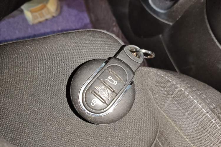 Used  MINI 2018 1.5T COOPER Classic Edition Five-Door Version
