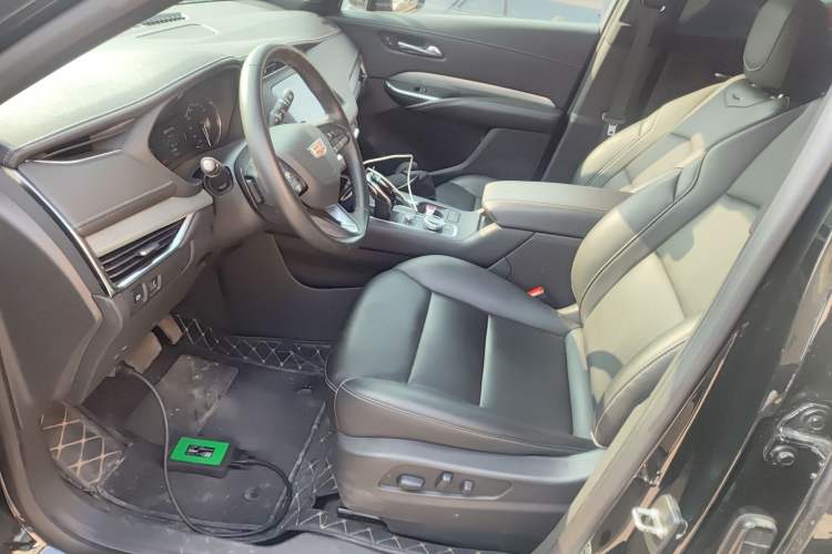 Used Cadillac XT4 2022 28T Two-Wheel-Drive Luxury Version
