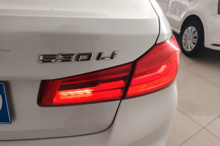 Used BMW 5 Series 2018 530Li Leading Model M Sport Package
