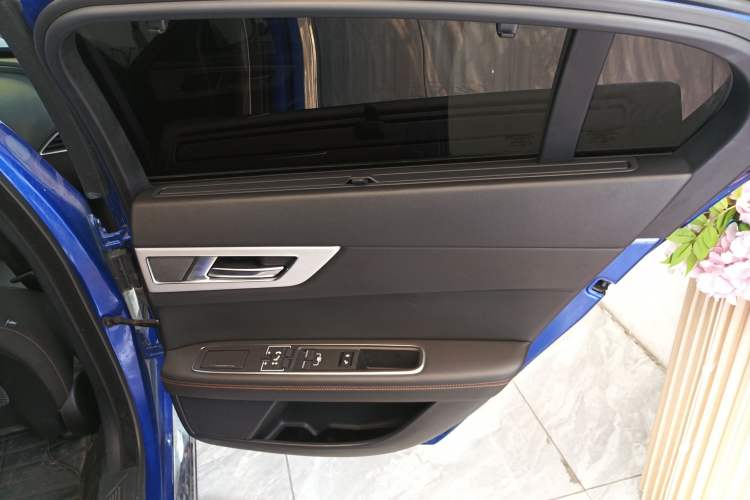 Used Jaguar XEL 2019 2.0T 200 PS Luxury Edition
