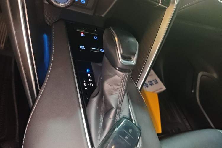 Used Toyota Harrier 2022 Dual-Engine 2.5L CVT Two-Wheel Drive Luxury Edition