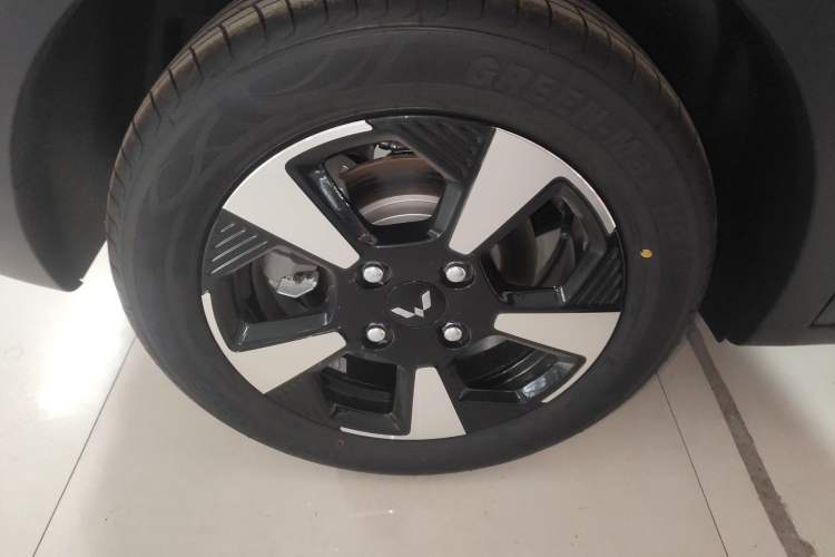 Used Wuling Bingo PLUS 2024 330 km Range Five-Seater Version