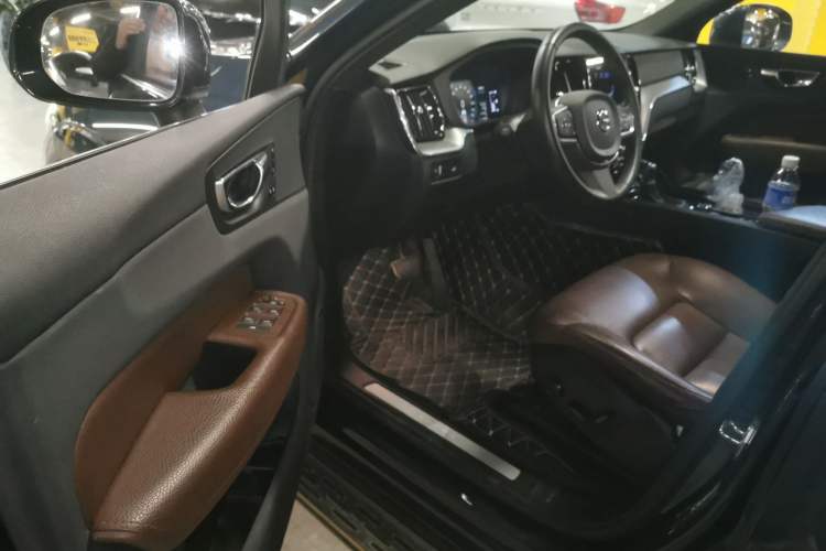 Used Volvo XC60 2021 T5 4x4 Smart Luxury Edition