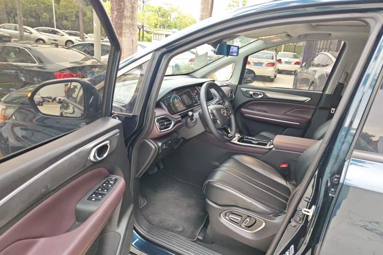 Used GAC Trumpchi M6 2023 PRO 270T DCT Luxury Edition
