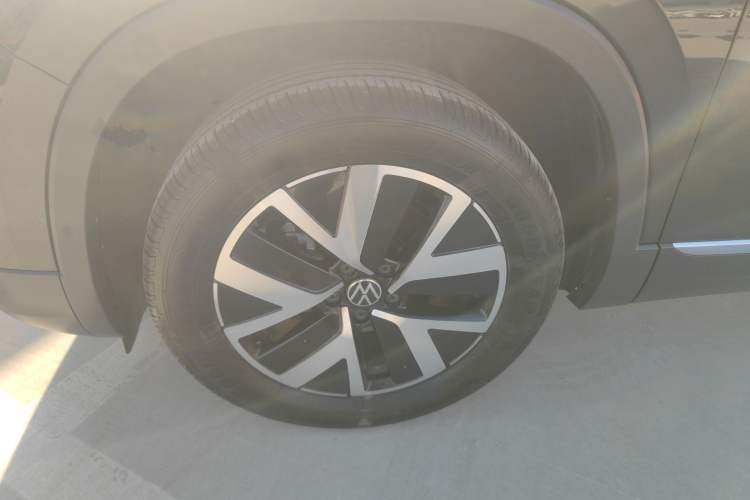 Used Volkswagen Tayron 2024 300TSI Two-Wheel-Drive Luxury Plus Advanced Version
