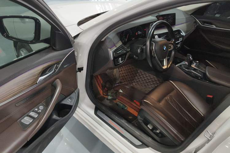 Used BMW 5 Series 2019 Facelifted 530Li Leading Edition Luxury Package
