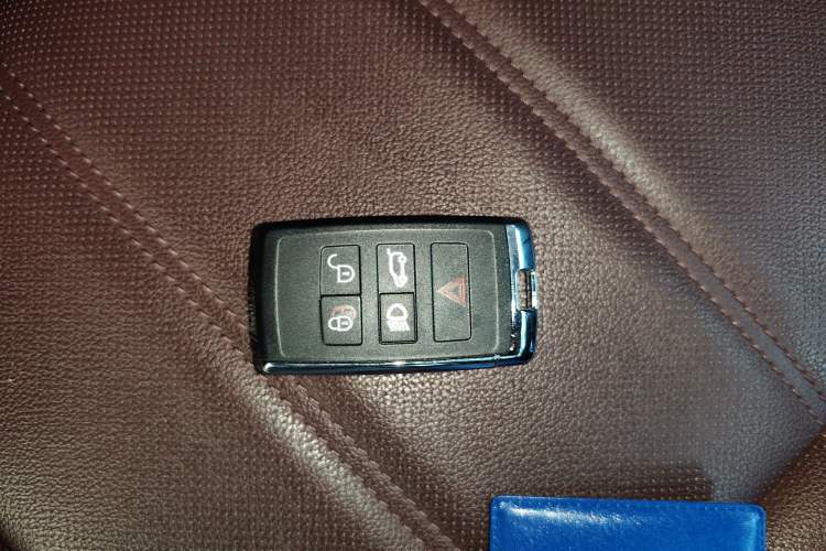 Used Land Rover Range Rover Evoque New Energy 2022 Aurora L P300e Plug-in Hybrid Electric Version