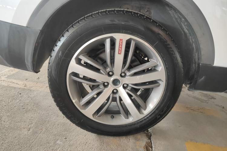 Used Haval H6 2017 Red-Label 1.3T Automatic Two-Wheel Drive ZhiShang Model
